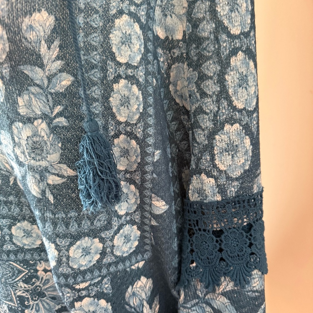 Bohemian Blue Floral & Geometric Print Long Sleeve Tunic Top - Picture 4 of 9